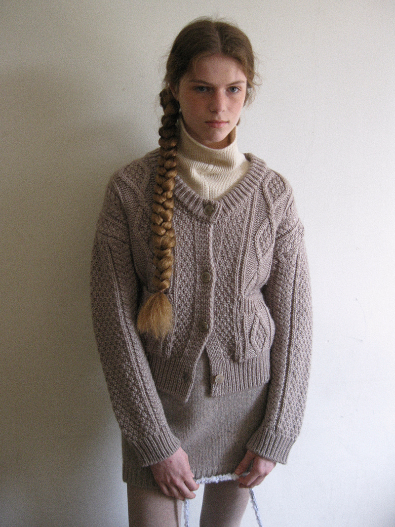 Chalets Cable Cardigan Gray